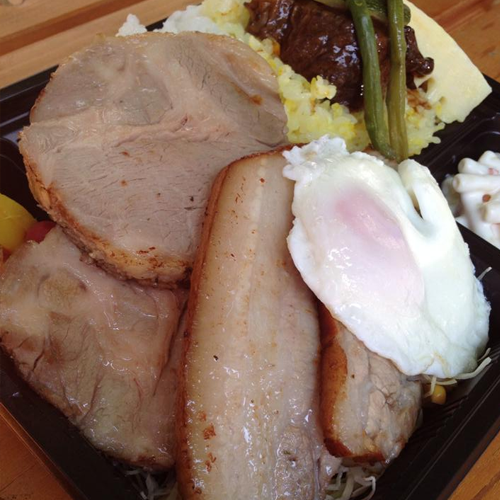 牛肉の赤ワインのせ